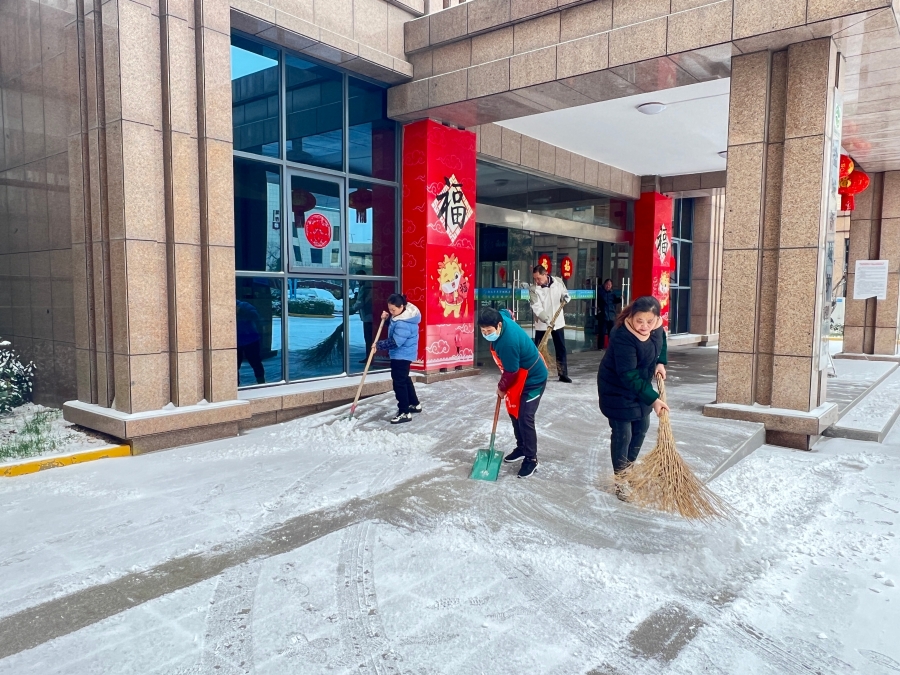 全市民政系统积极开展扫雪除冰和困难群众走访工作